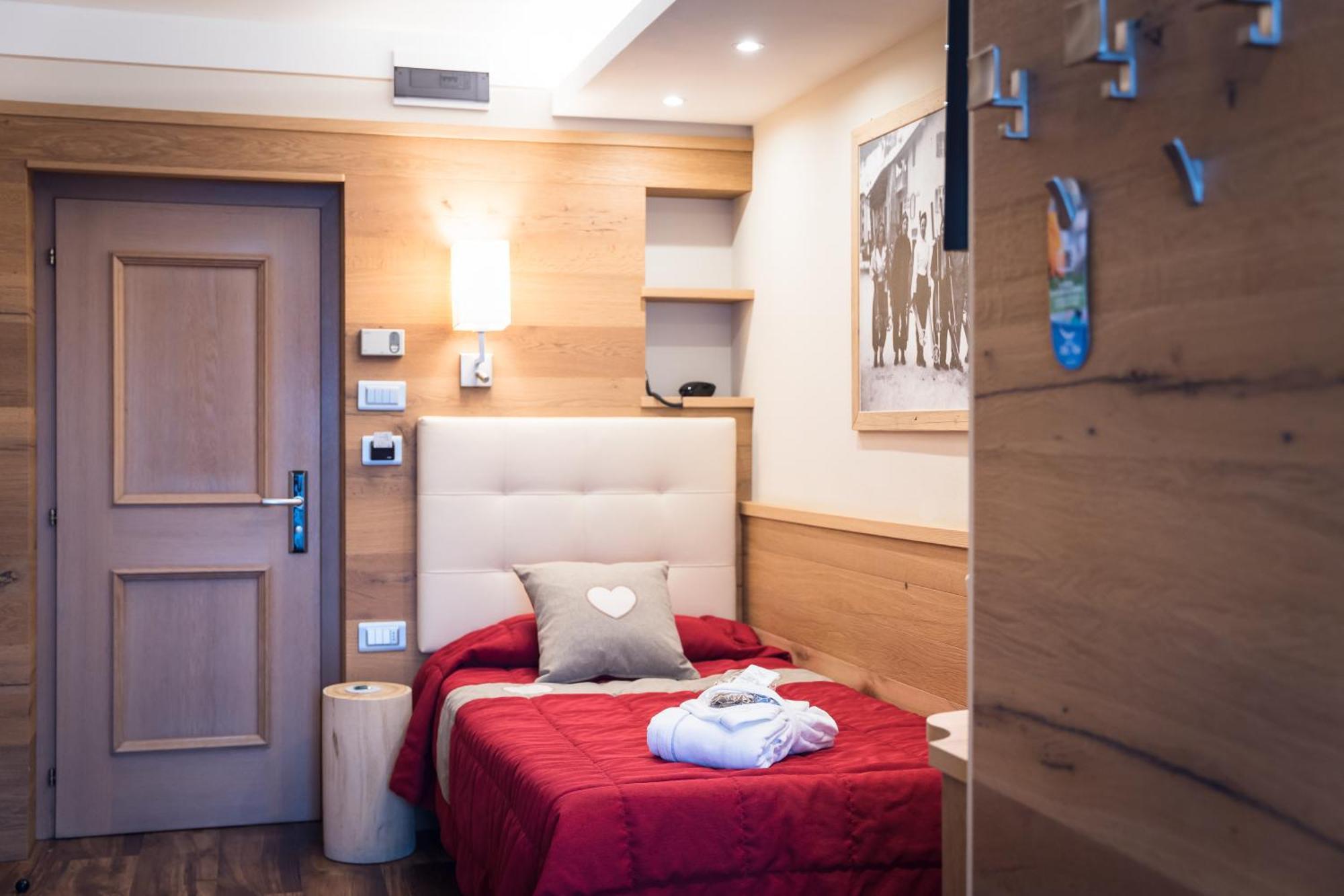 Hotel Alle Alpi Моена Екстер'єр фото