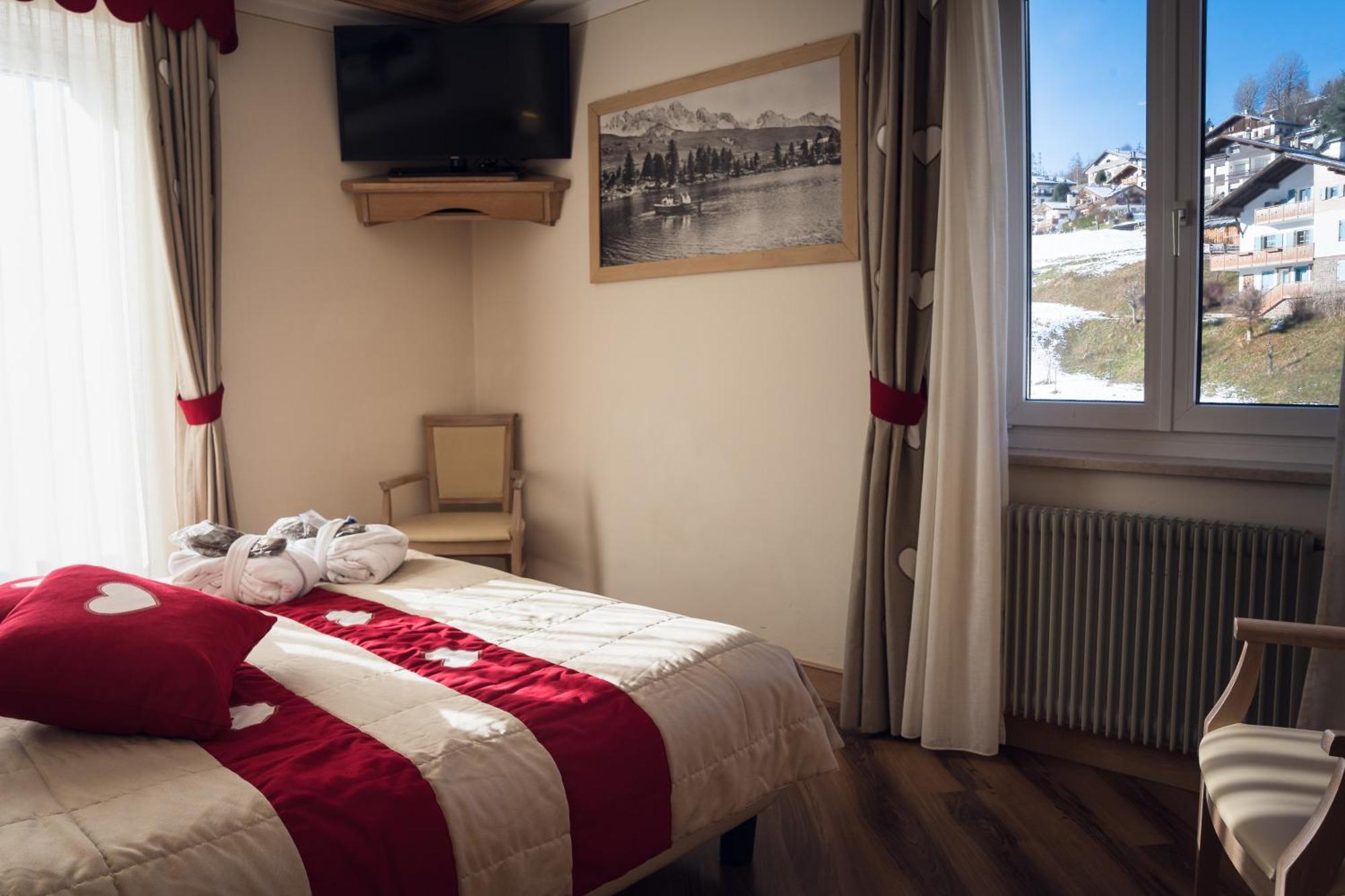 Hotel Alle Alpi Моена Екстер'єр фото