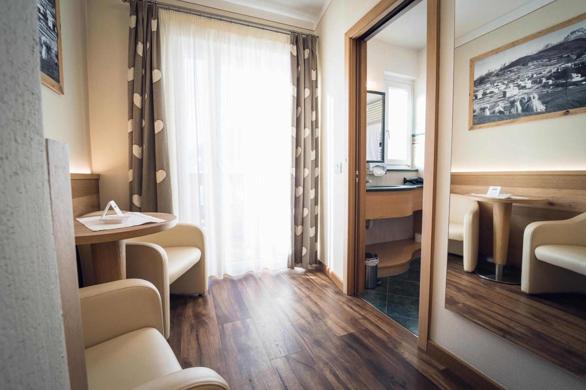 Hotel Alle Alpi Моена Екстер'єр фото
