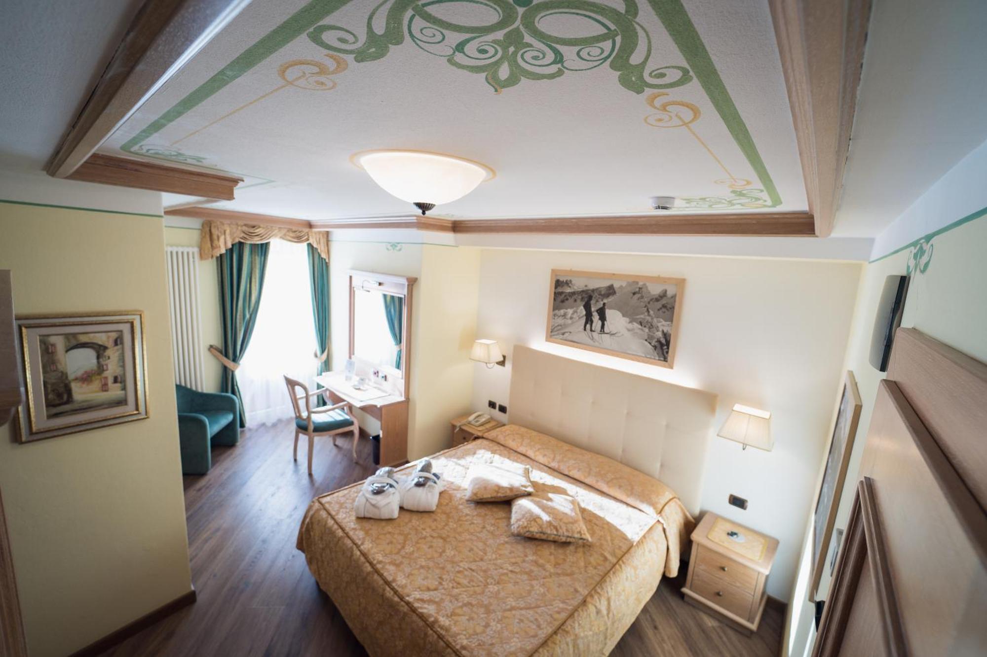 Hotel Alle Alpi Моена Екстер'єр фото