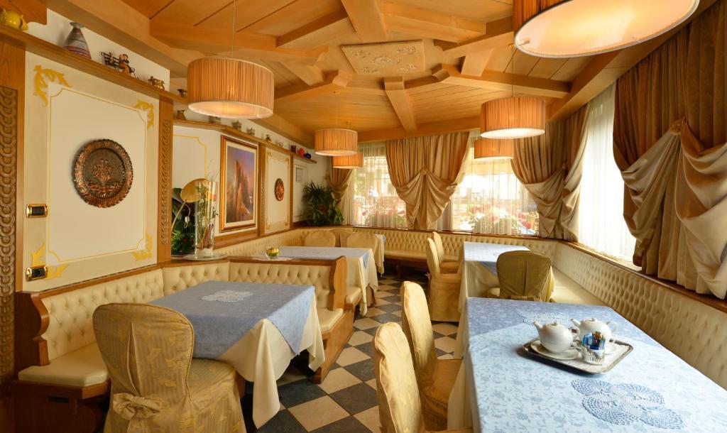 Hotel Alle Alpi Моена Екстер'єр фото