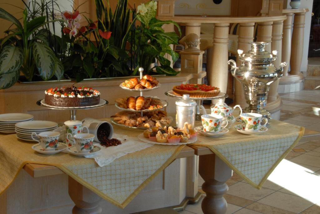 Hotel Alle Alpi Моена Екстер'єр фото