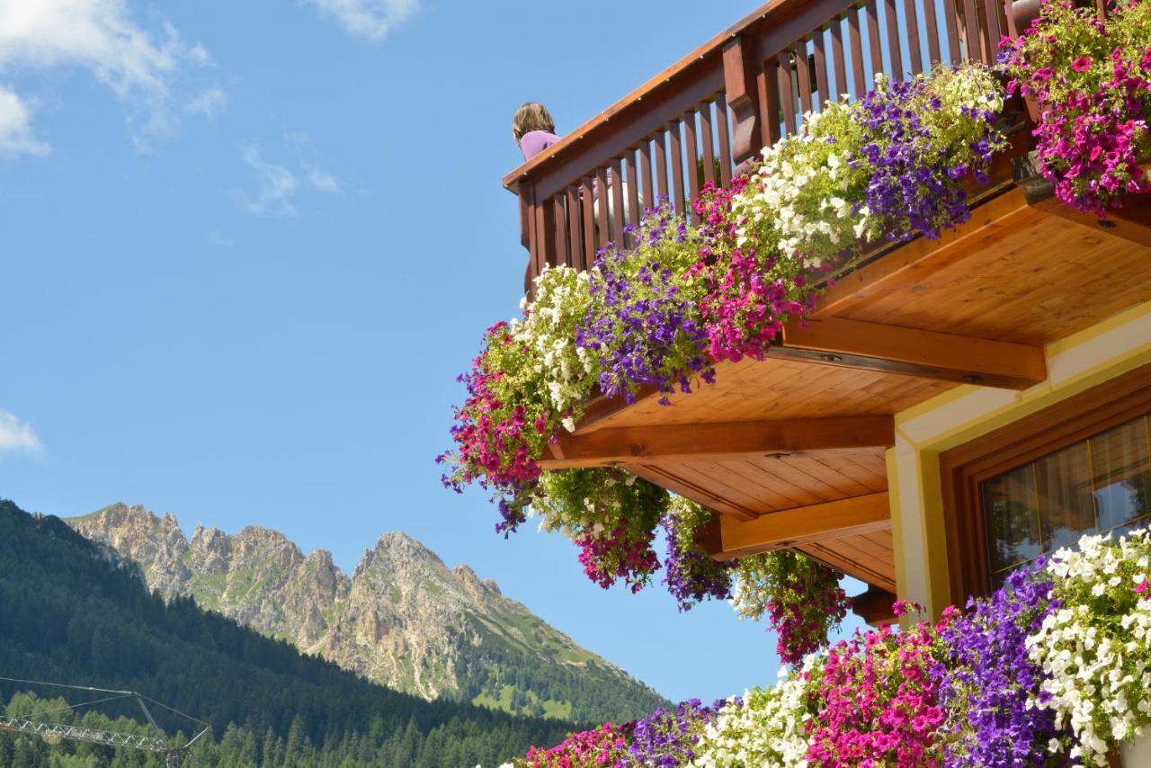 Hotel Alle Alpi Моена Екстер'єр фото